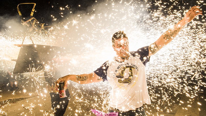 Els correfocs van reunir diverses colles de diables