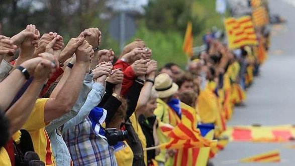 El 2013 milers de persones ja es van concentrar a la Jonquera per fer la Via Catalana