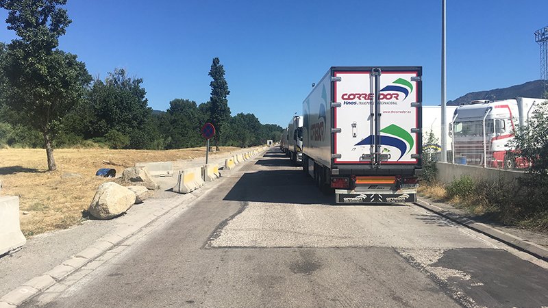 Tot i que l'Ajuntament vagi tapant forats, els problemes urbanístics persisteixen