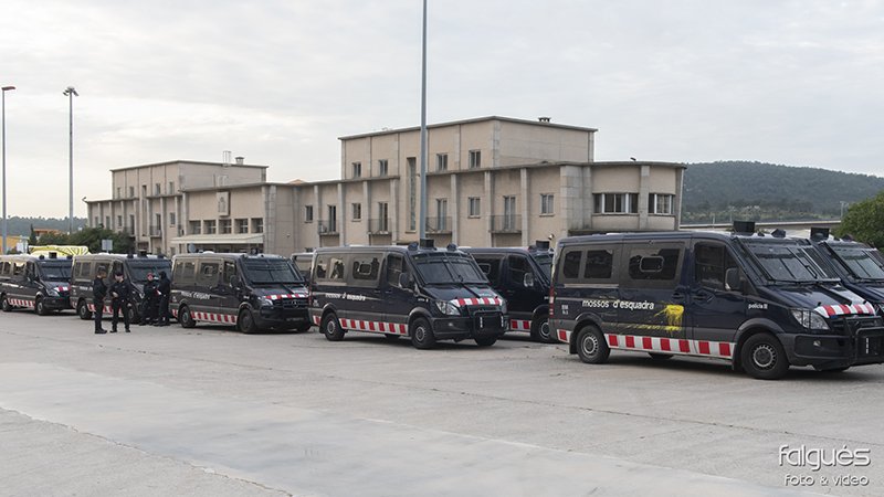 Forces de seguretat i mitjans de comunicació han ocupat la zona