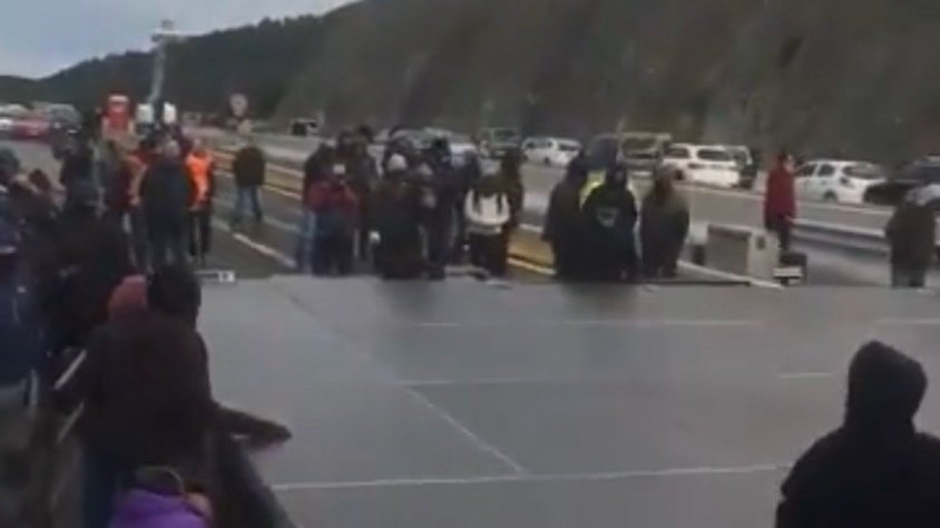 Primeres imatges de l'escenari que s'ha muntat al mig de la via