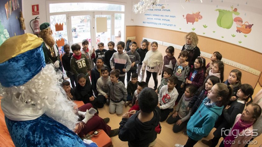 Visita dels patges reials a l'escola de la Jonquera