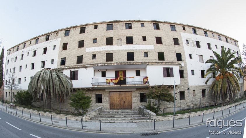 Els bungalous seran una representació en miniatura de l'antic edifici, palmeres incloses