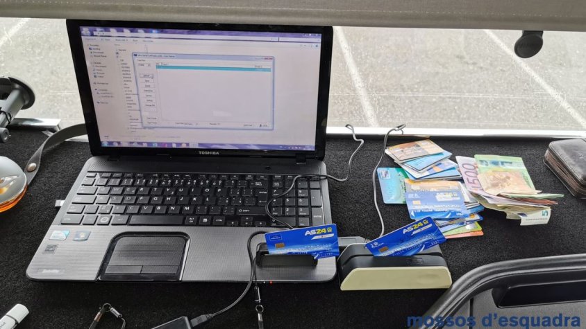 El lector electrònic de bandes magnètiques que van interceptar els Mossos