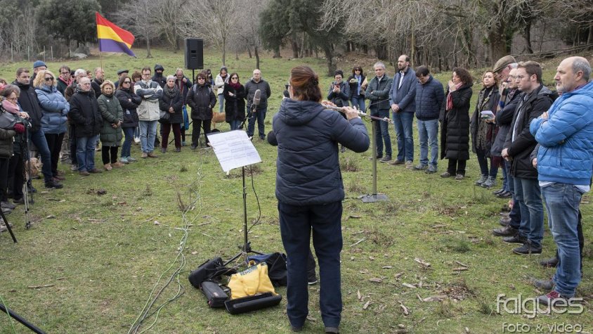L'acte va començar a Coll de Lli i va acabar al MUME