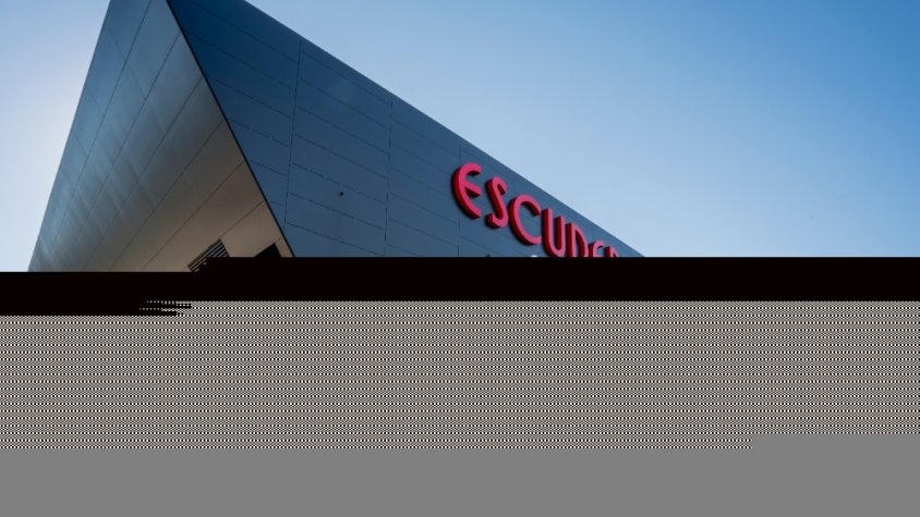 Façana de Gran Jonquera, on s'hi localitza un dels grans supermetcats del Grup Escudero