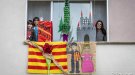 Roses i dracs, princeses i caballers, llibres i senyeres. Voleu veure com van guarnir les finestres i balcons els veïns de la Jonquera?