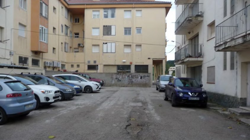 Actualment la plaça està força deteriorada