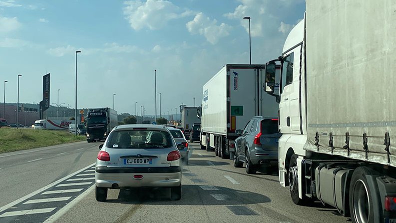 Hi ha almenys un carril tallat