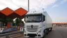 Detingut al peatge de la Jonquera per conduir un camió 30 hores seguides