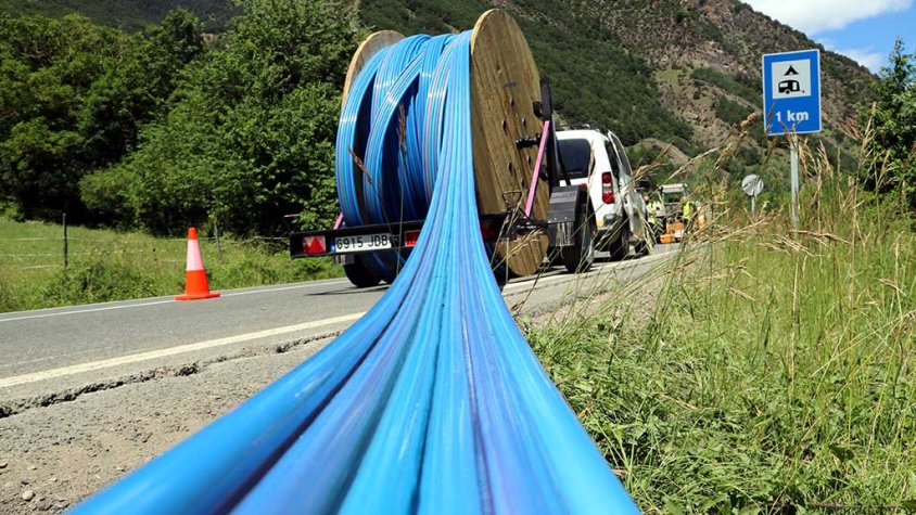 Aquest estiu s'està instal·lant la fibra òptica en diverses poblacions del Pirineu