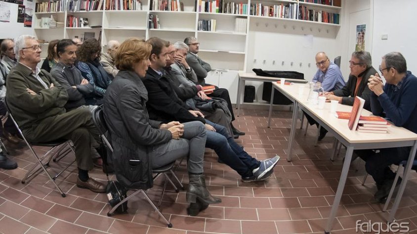 La presentació va aplegar un bon nombre de veïns