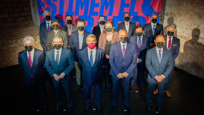 L'equip de la precandidatura, amb Escudero a davant a l'esquerra