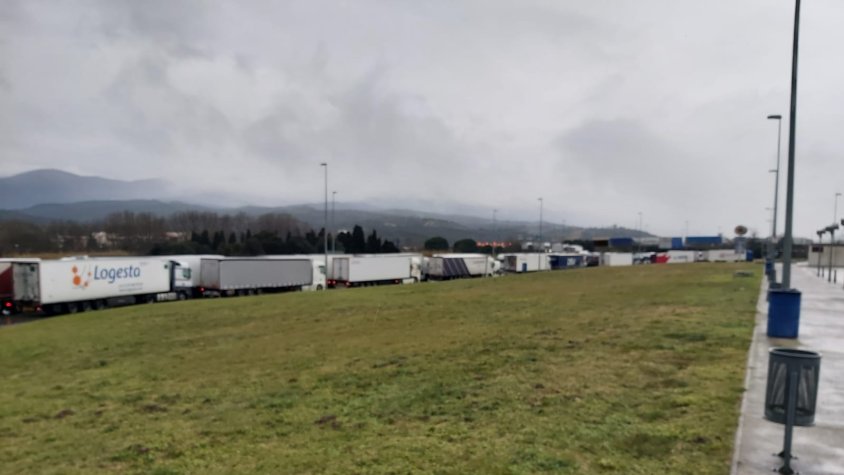 Aparcaments i vials, plens a vessar