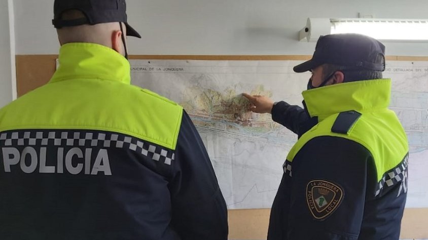 Una patrulla el va detenir