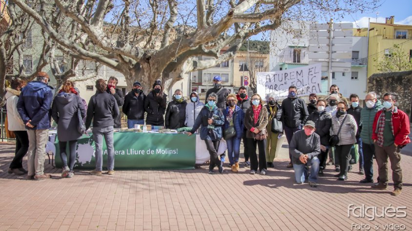L'acte es va fer diumenge al mercat