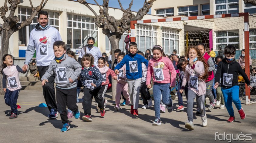 Hi van participar alumnes de l'escola, i també de l'institut