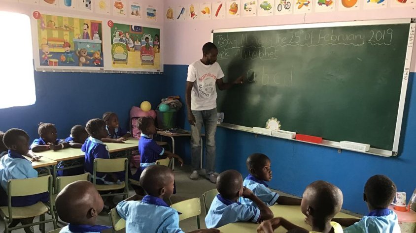 Imatge de l'escola de Gàmbia