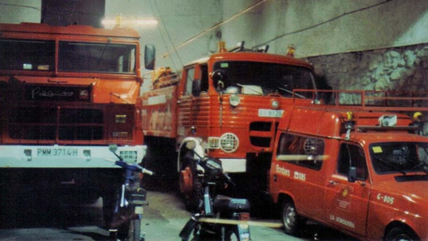 Vista frontal del camió de bombers "egipci" de la Jonquera