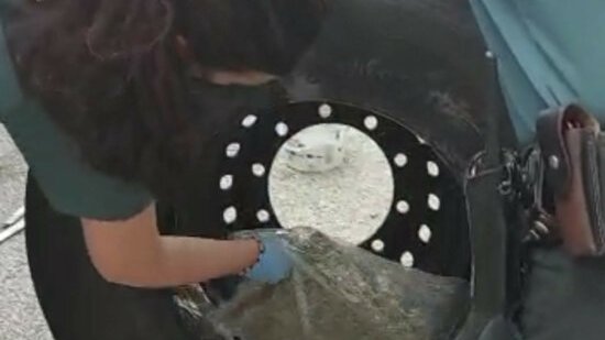 Detingut un camioner a la Jonquera que portava 40 quilos de marihuana amagada a les rodes de recanv