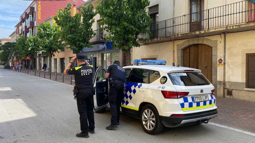 Roba perfums per valor de 1.000 euros i s'amaga en un bany