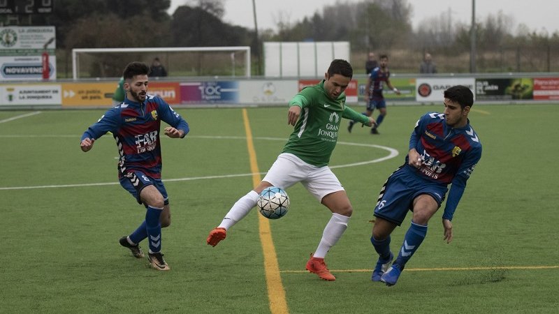 El Llagostera B es va avançar i la UE La Jonquera va empatar abans del descans