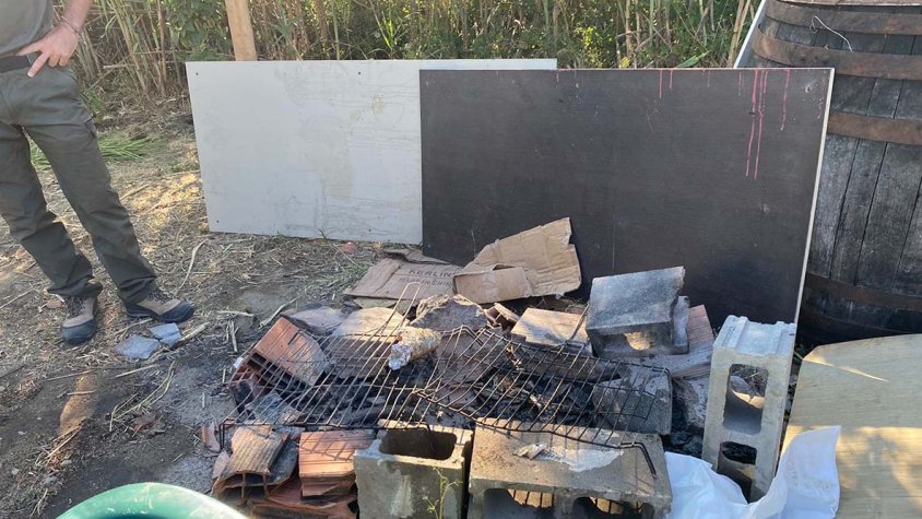 A punt de fer una barbacoa a Capmany