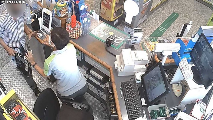 Detenen a la Jonquera un atracador de benzineres que fugia cap a França