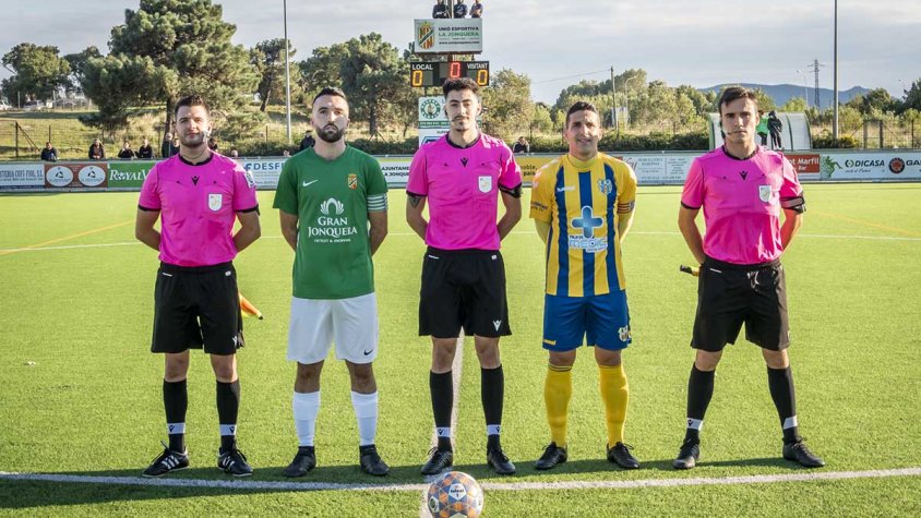 Imatges del partit entre la Unió Esportiva la Jonquera i el Palamós CF d'ahir diumenge