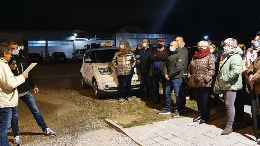 Imatge de la concentració d'avui davant parc de bombers de la Jonquera