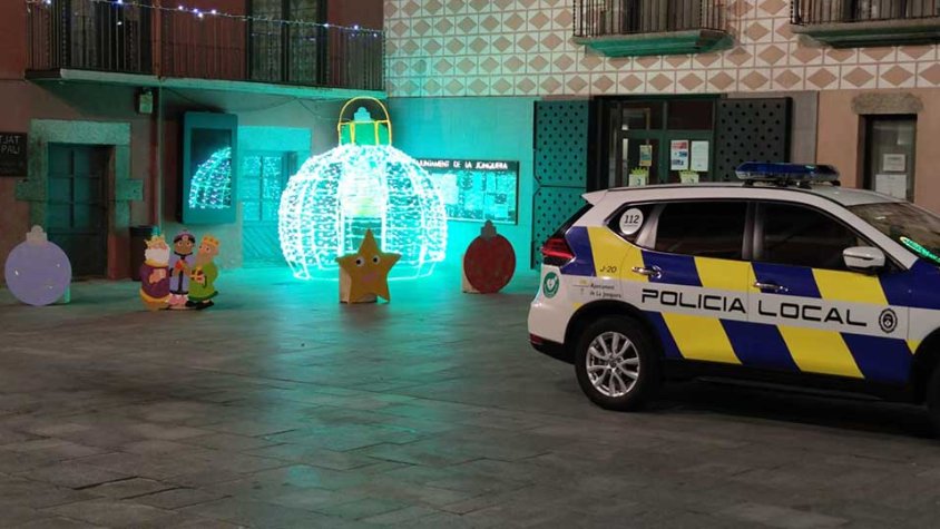 La Policia Local de la Jonquera us desitja unes Bones Festes i una bona entrada a l'any 2022.