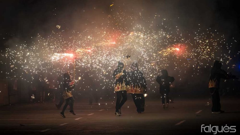 Els Diables, un dels grups de GRÀFIC, ofereixen als menors l'opcio de ser Banyetes