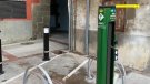 Nou punt d'autoreparació de bicicletes i carregador d'e-bike, a la plaça Nova
