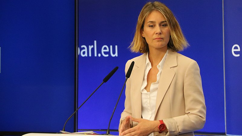 Jéssica Albiach, durant la roda de premsa al Parlament Europeu
