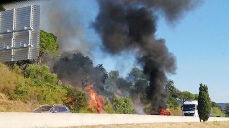 Imatge de l'inici de les flames