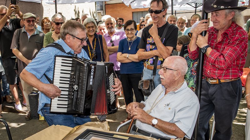 L'homenatge es va convertir en una festa popular