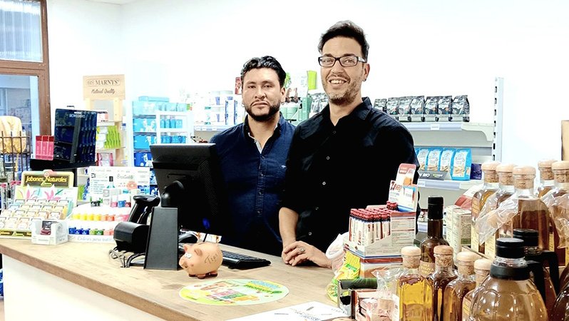 En Neron i en Felipe, a la parafarmàcia