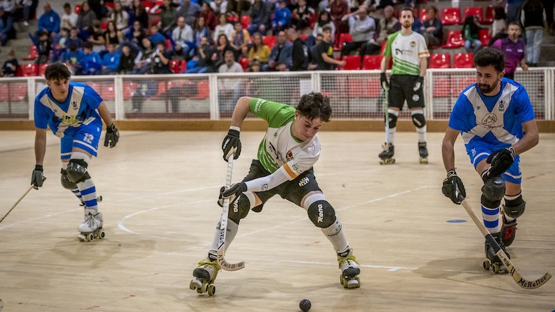 La graderia estava plena de gom a gom