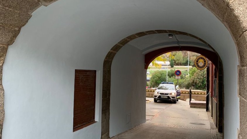 El de la plaça, ja rehabilitat (cliqueu per ampliar)