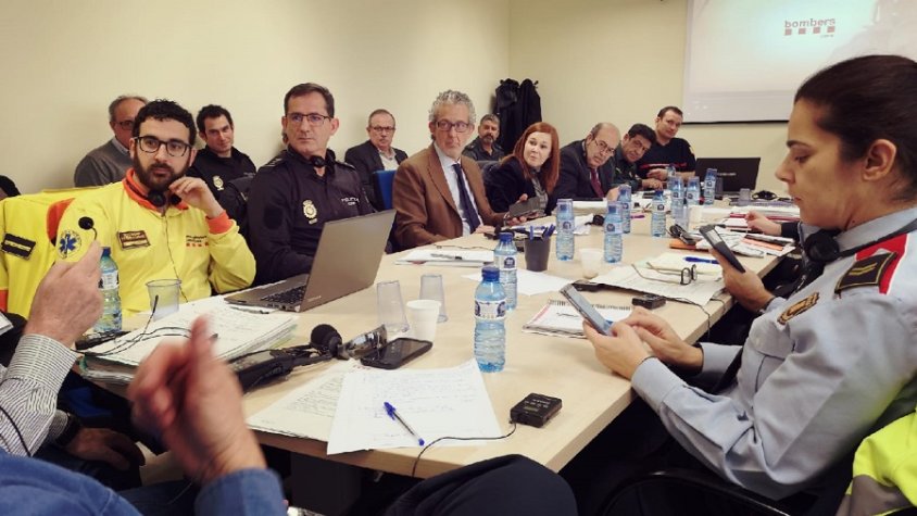 Autoritats i professionals de banda i banda de la frontera, treballant conjuntament