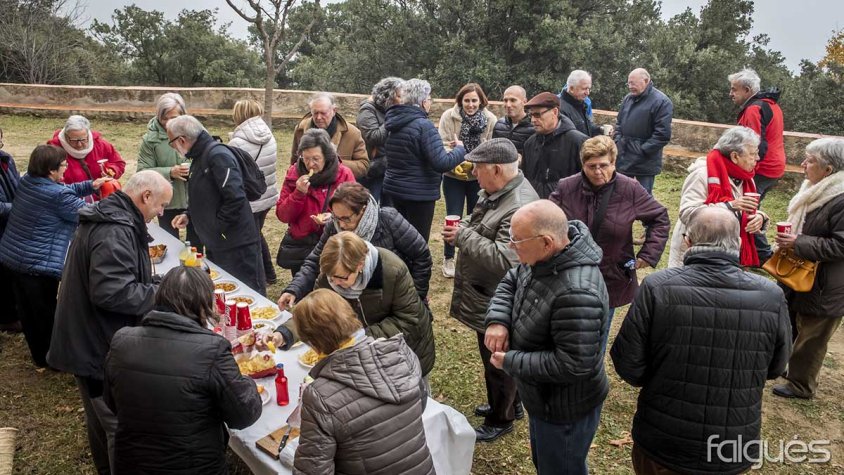 Després de la missa i el concert s'ha fet un aperitiu popular