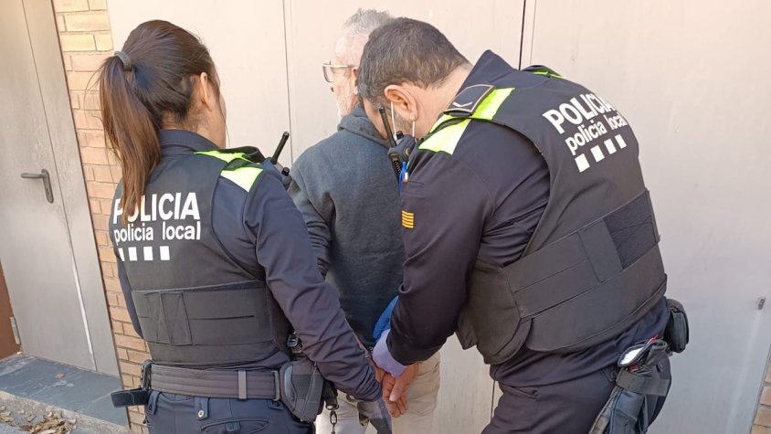 El moment de la detenció (cliqueu per ampliar)