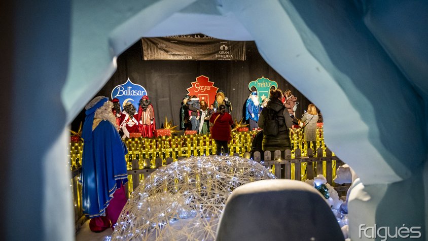 Després de la cavalcada, els Reis van muntar el seu campament a la sala de la societat