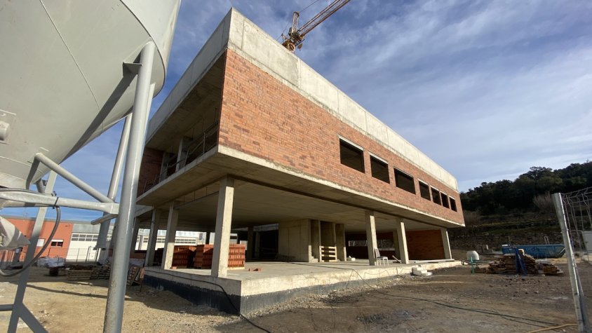 L'estructura de l'edifici ja està aixecada