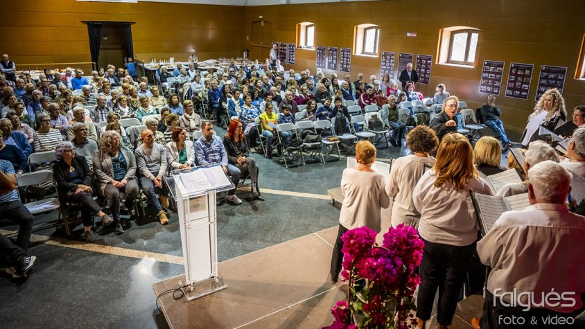 L'acte va omplir la sala de la Societat