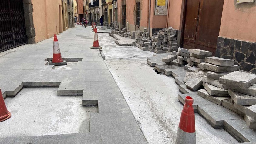 L'empresa que va executar les obres està reparant tots els desperfectes