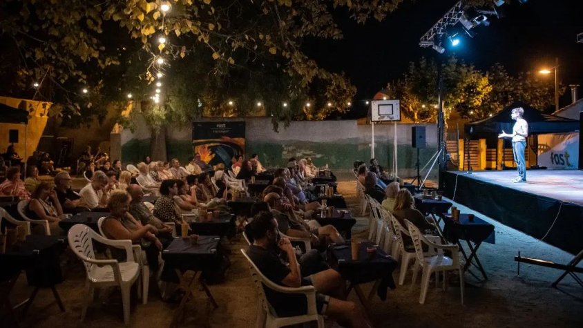 L'espectacle d'Agullana es va fer al pati de l'escola