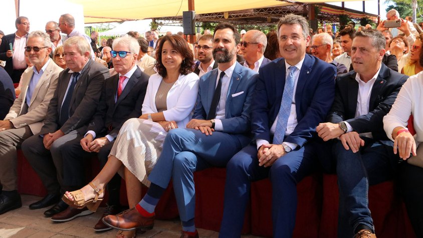 Antoni Escudero amb algunes de les autoritats convidades a la jornada