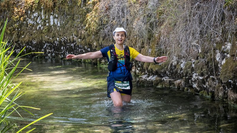 Pérez, durant una cursa rere l'escut del CEJ