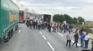Alerta: uns 500 viticultors francesos bloquegen el pas de camions al Voló